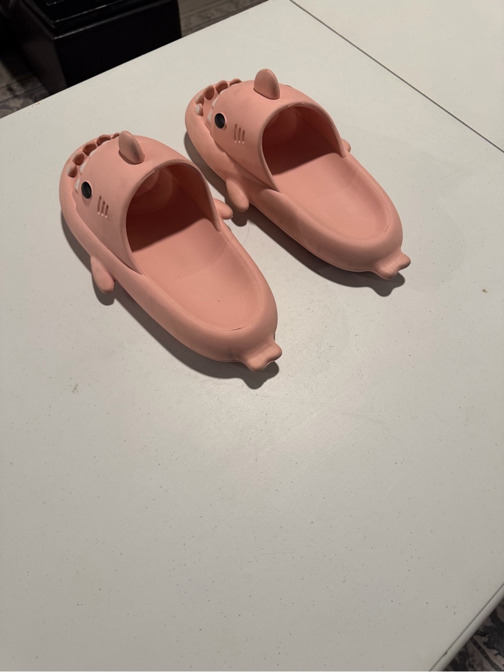 🌟 5 for $25 🌟 Pink Shark Cloud Slides Slippers EU 42-43 US Men 8 Women 9.5-10.5 - Picture 3 of 6